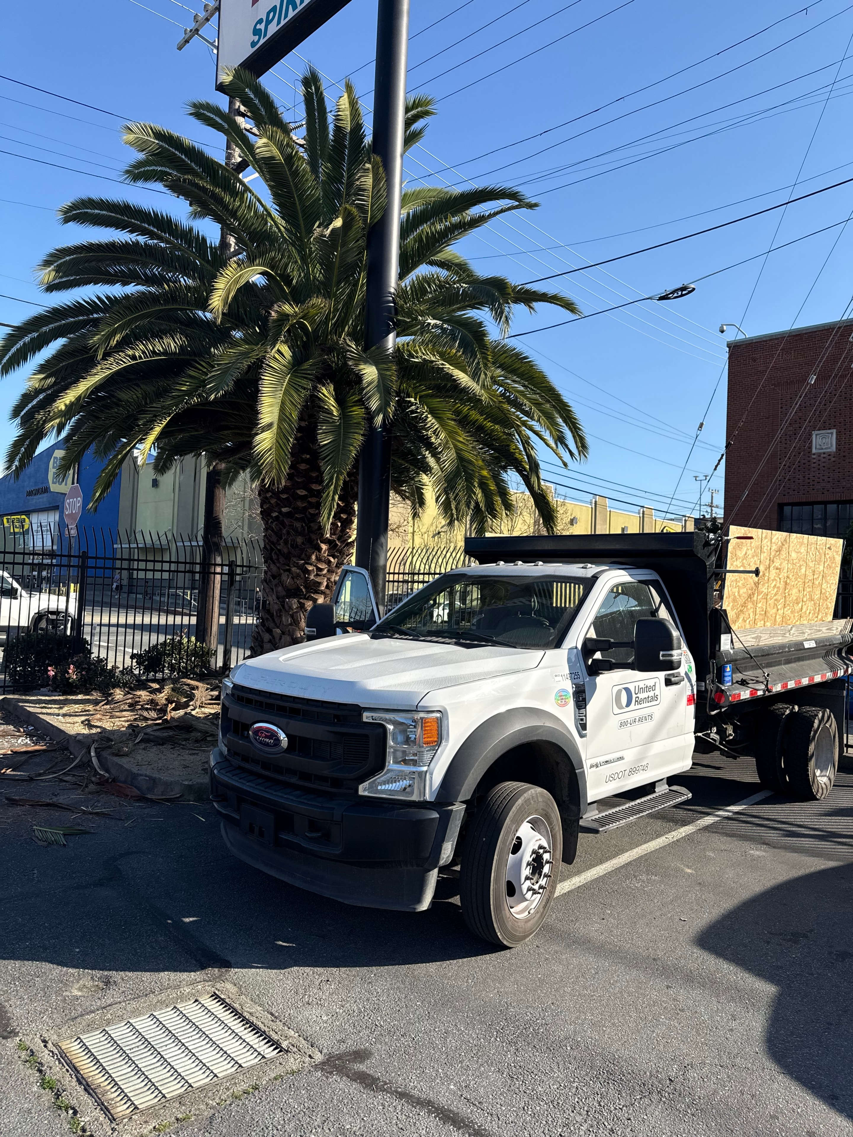 Job Site Equipment — United Rentals